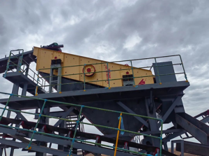 Leimeng YKJ vibrating screen installed on steel platform in Kazakhstan